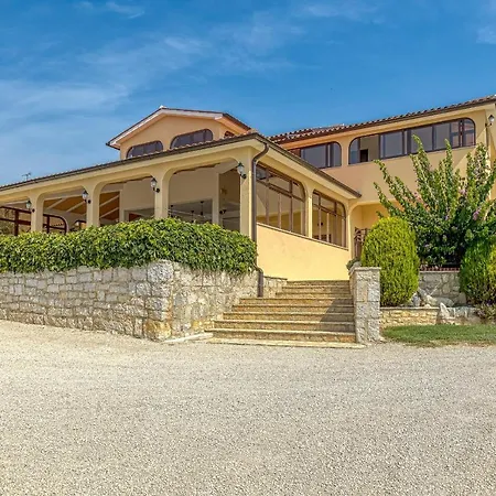 Cottage Nilda I